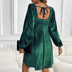 KEYZI™ - Robe courte confortable à manches évêque et encolure carrée