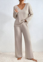 IRENE™ – Ensemble pull côtelé col en V