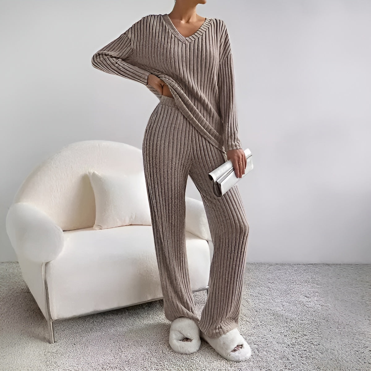 IRENE™ – Ensemble pull côtelé col en V